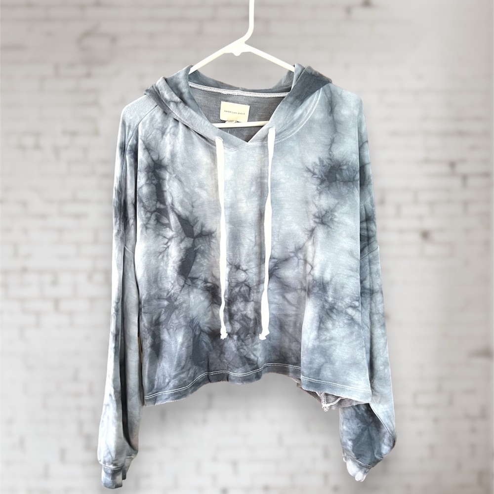 American Eagle Oversize Cropped Tie Dyed Hoodie. Size Medium. NWT.
